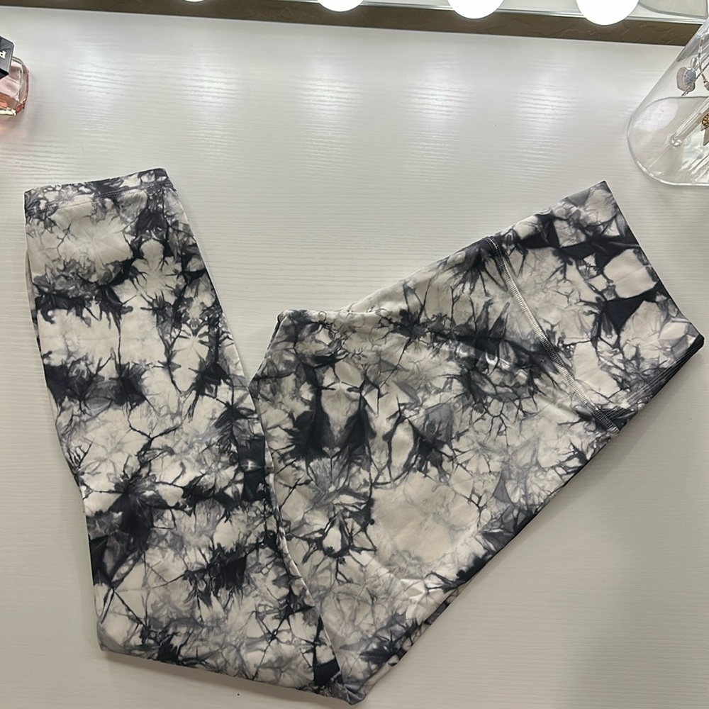Lululemon marble leggings